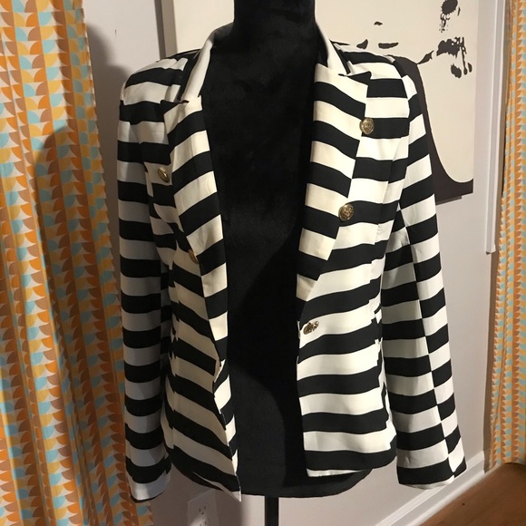 Blazer - Picture 2 of 5